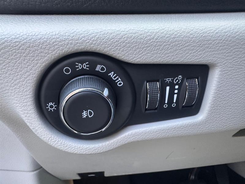 Chrysler Pacifica Limited 2017
