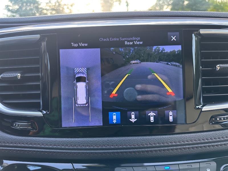 Chrysler Pacifica Limited 2017