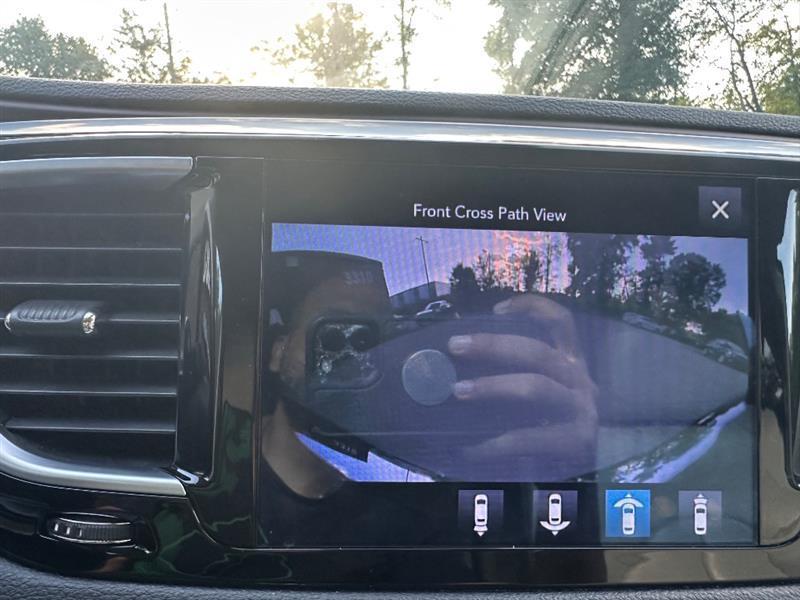 Chrysler Pacifica Limited 2017