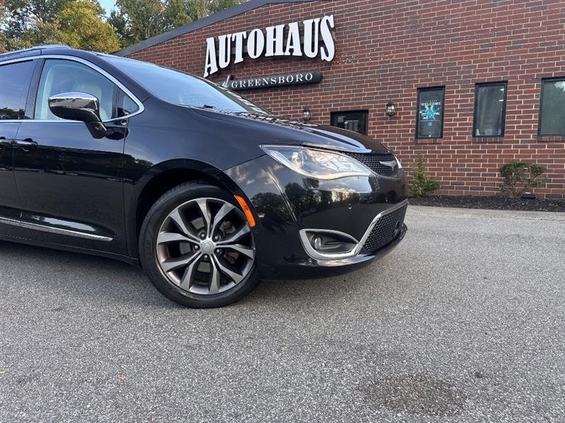 Chrysler Pacifica Limited 2017