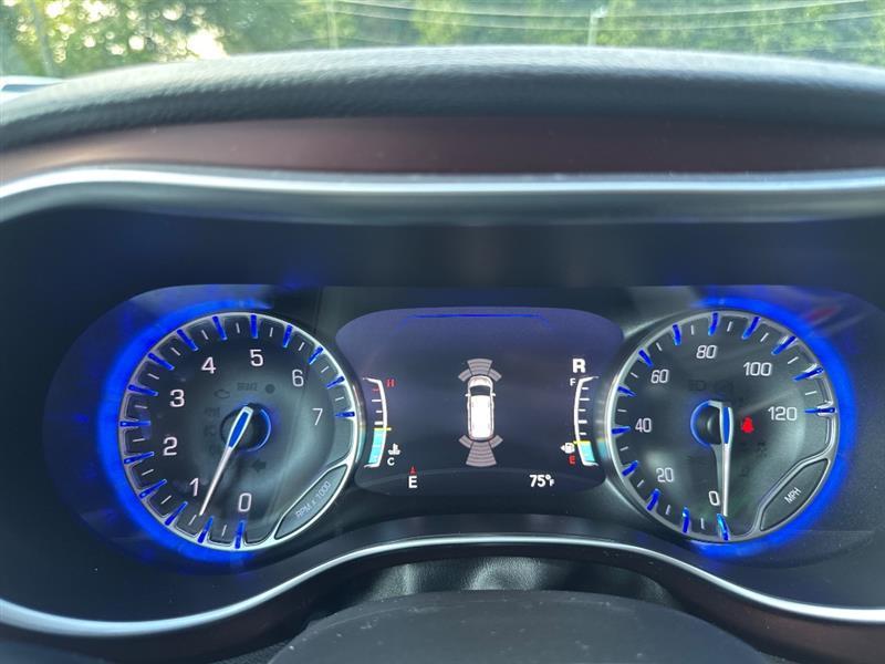 Chrysler Pacifica Limited 2017