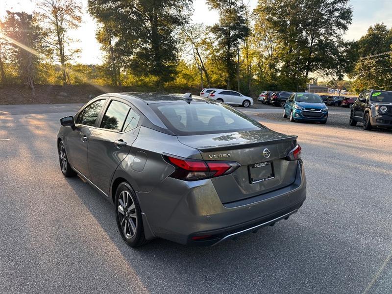Nissan Versa SV 2022