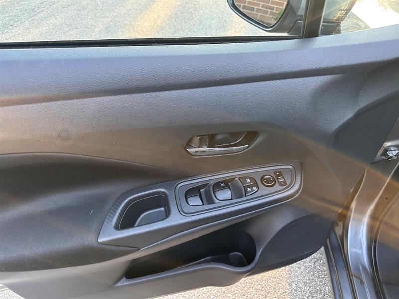 Nissan Versa SV 2022