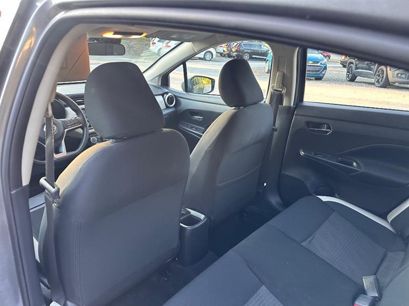 Nissan Versa SV 2022