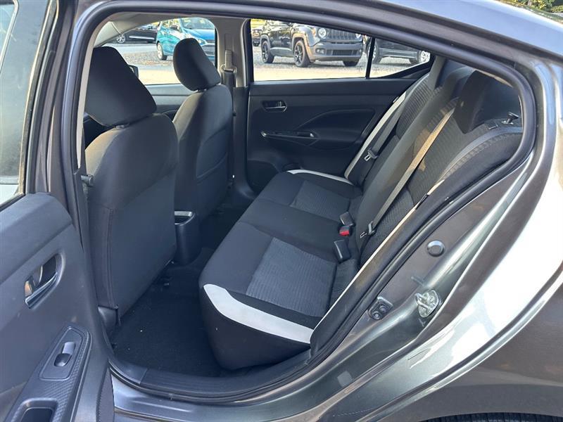 Nissan Versa SV 2022