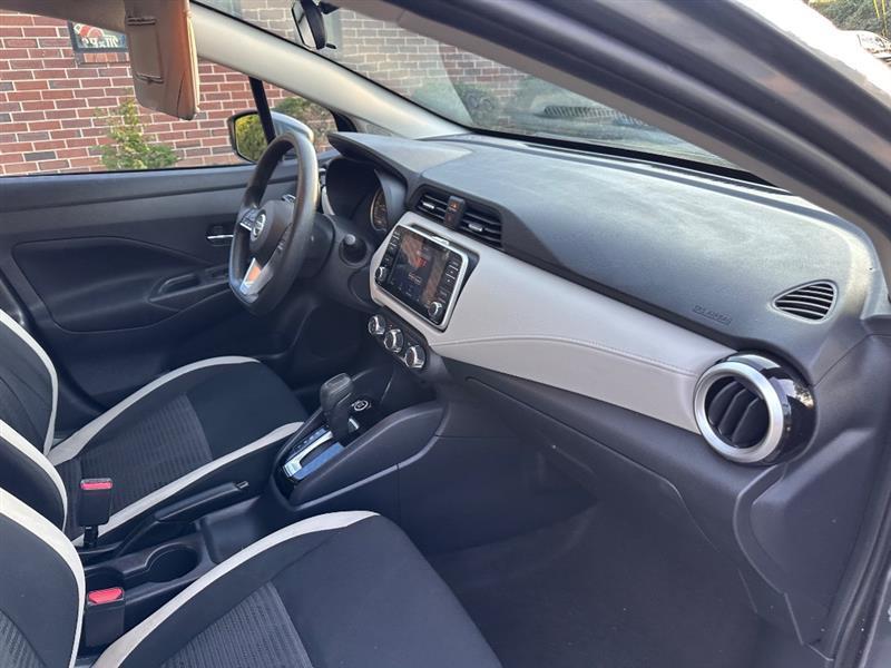 Nissan Versa SV 2022