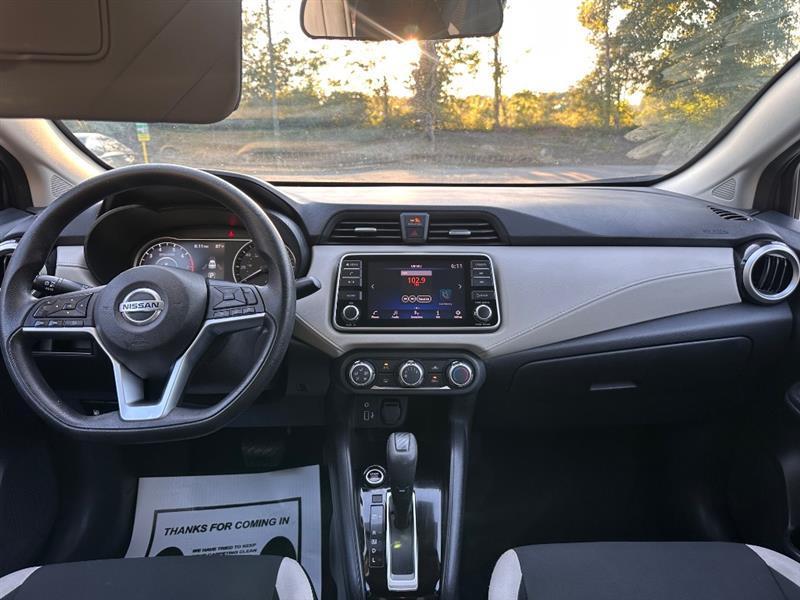 Nissan Versa SV 2022