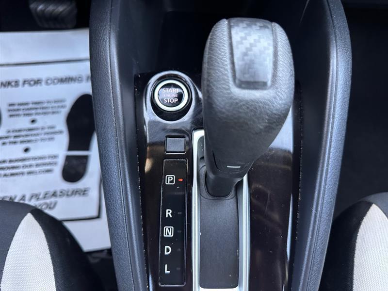 Nissan Versa SV 2022