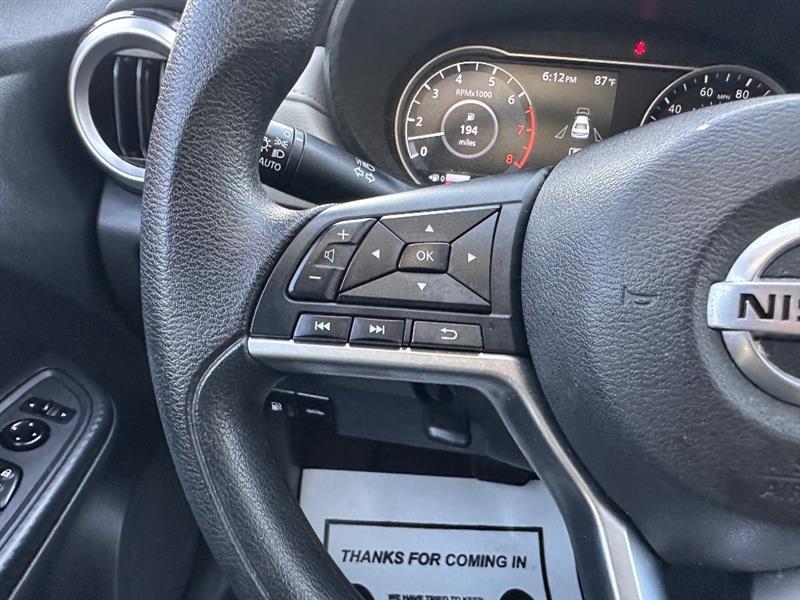 Nissan Versa SV 2022