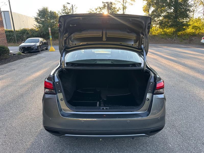 Nissan Versa SV 2022