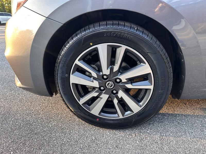 Nissan Versa SV 2022
