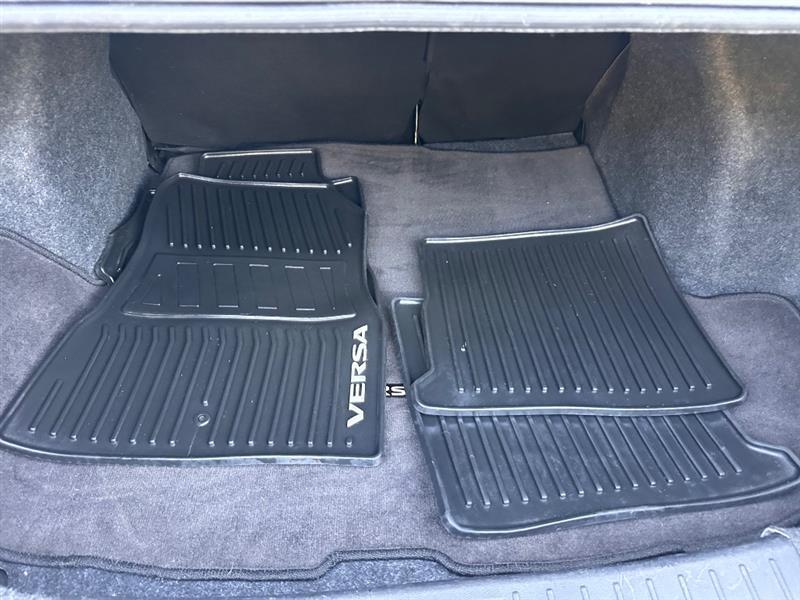 Nissan Versa SV 2022