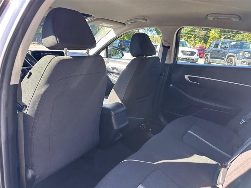 Hyundai Sonata SE 2022
