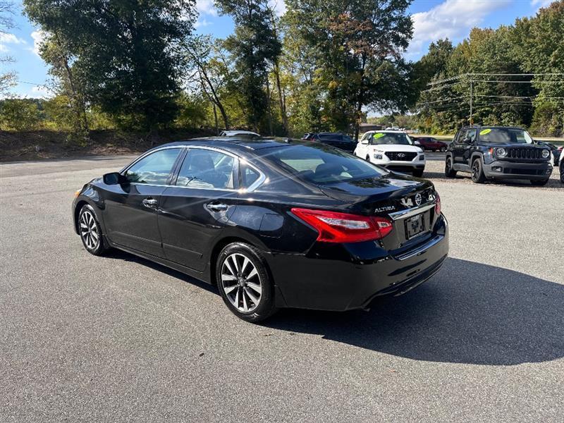 Nissan Altima 2.5 SV 2017