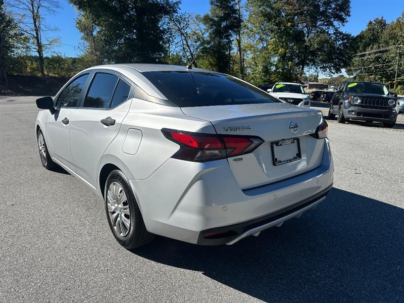 Nissan Versa S CVT 2020