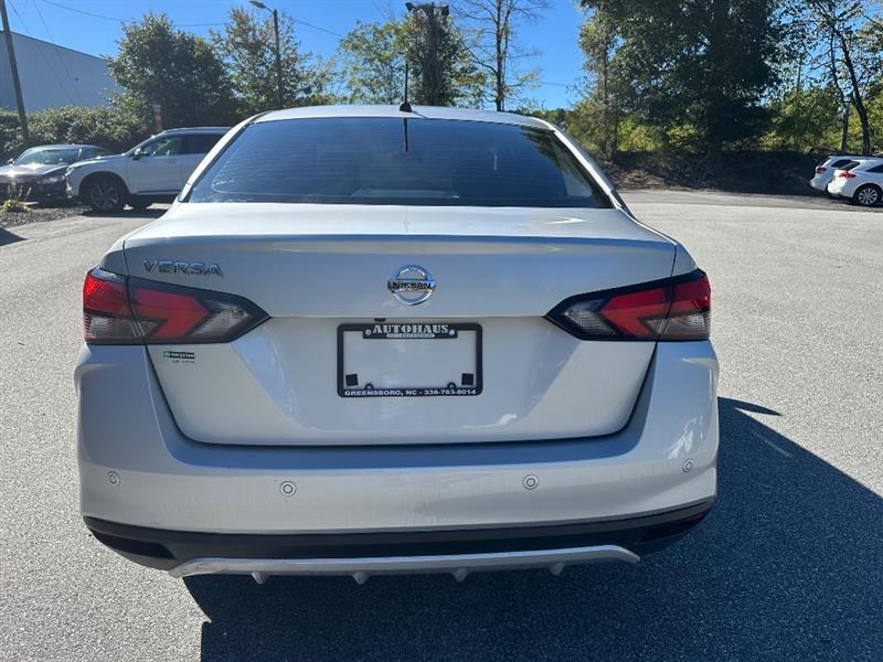 Nissan Versa S CVT 2020