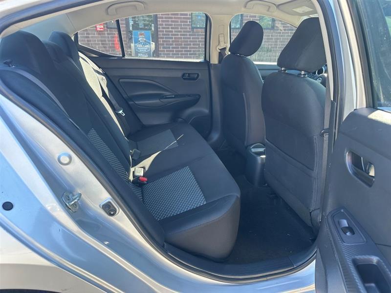 Nissan Versa S CVT 2020