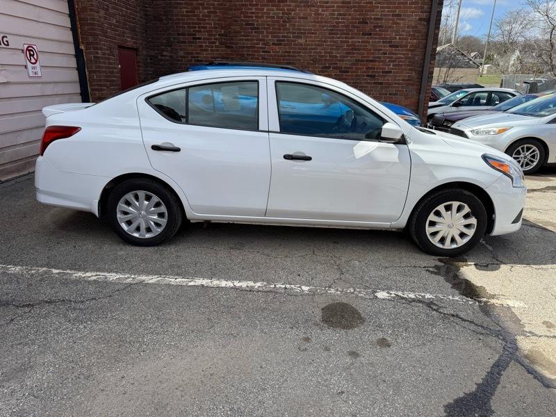 Nissan Versa 1.6 S 5M 2016