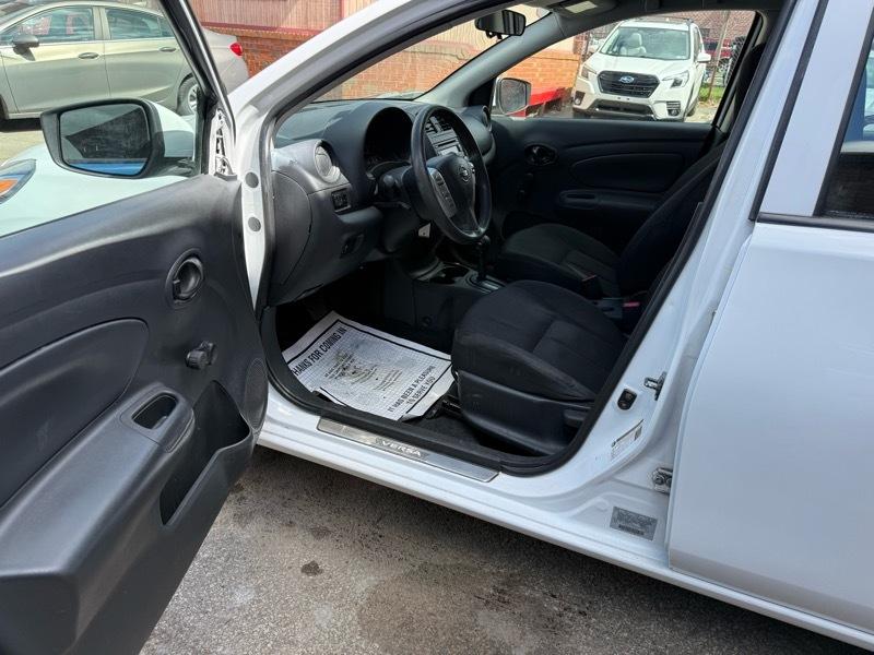 Nissan Versa 1.6 S 5M 2016