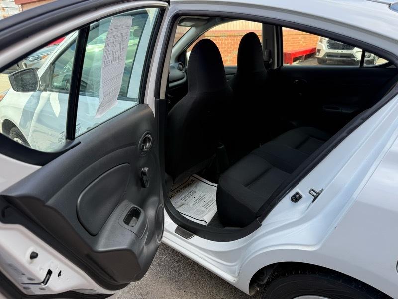 Nissan Versa 1.6 S 5M 2016