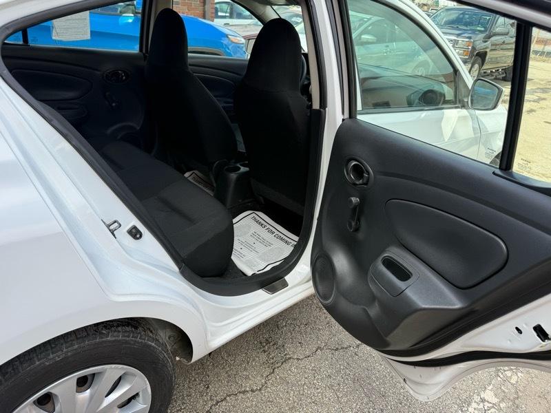 Nissan Versa 1.6 S 5M 2016