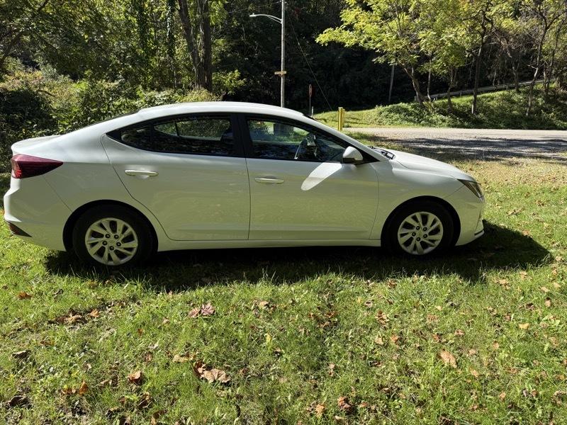 Hyundai Elantra SE 6AT 2019