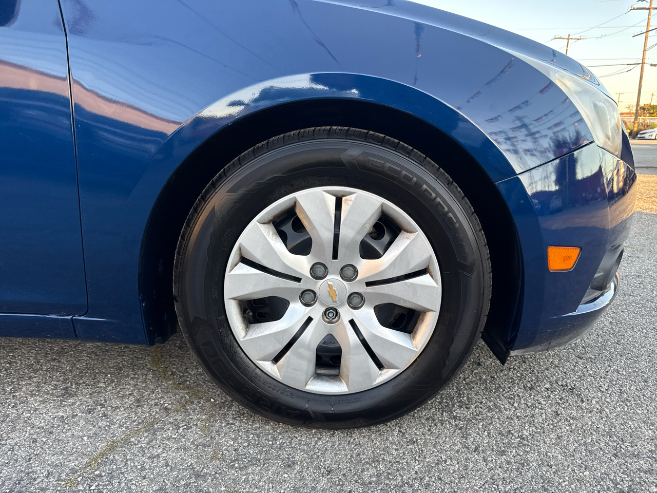 Chevrolet Cruze LS Auto 2013