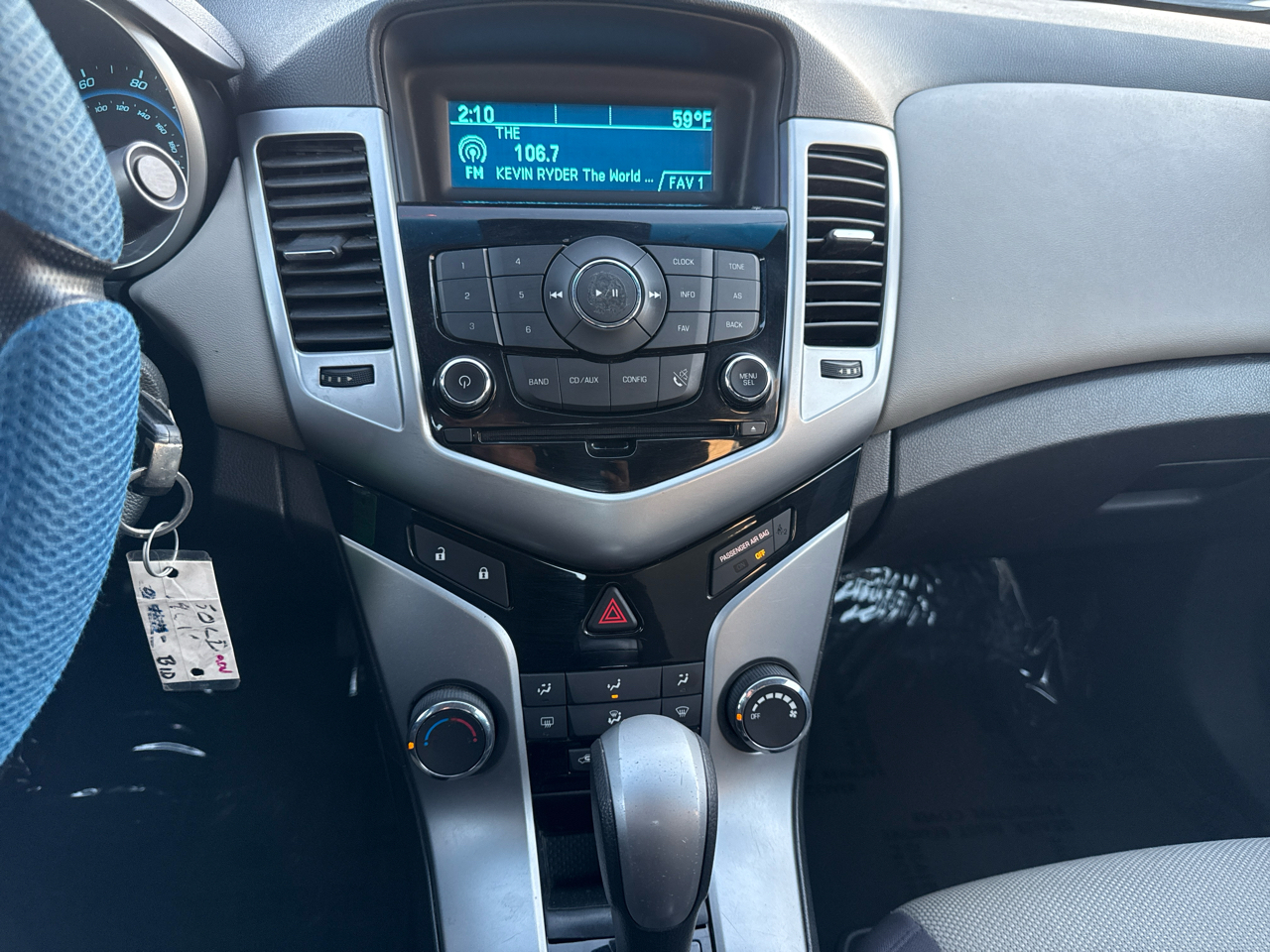 Chevrolet Cruze LS Auto 2013