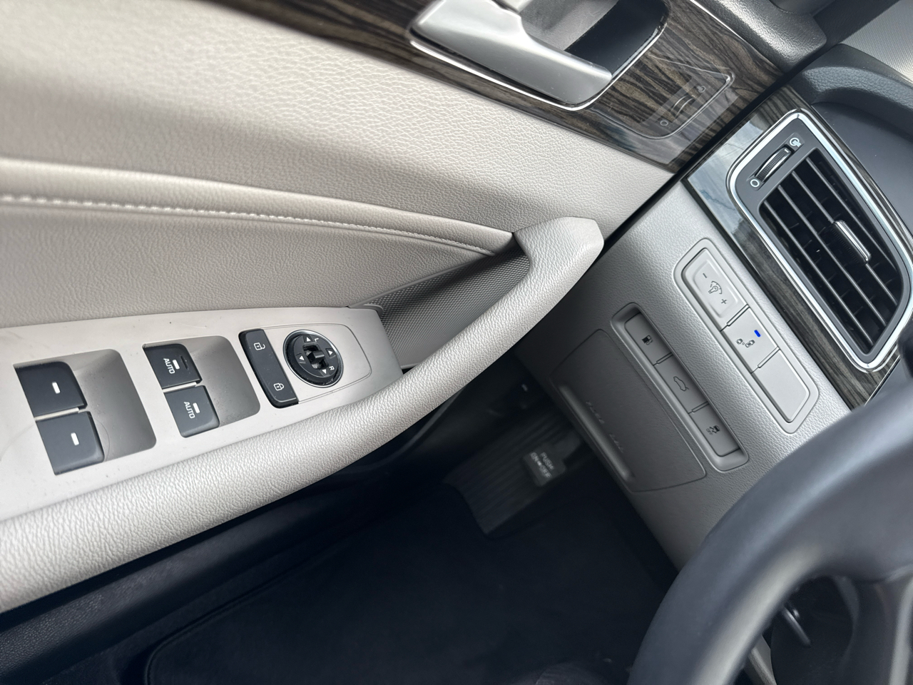 Hyundai Sonata 4dr Sdn 2.0T Auto Limited 2016