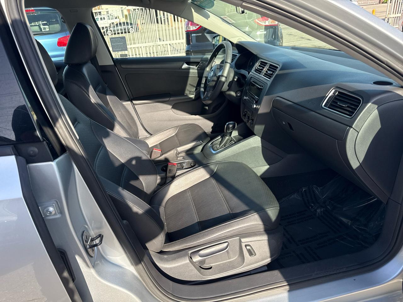 Volkswagen Jetta SE 2014