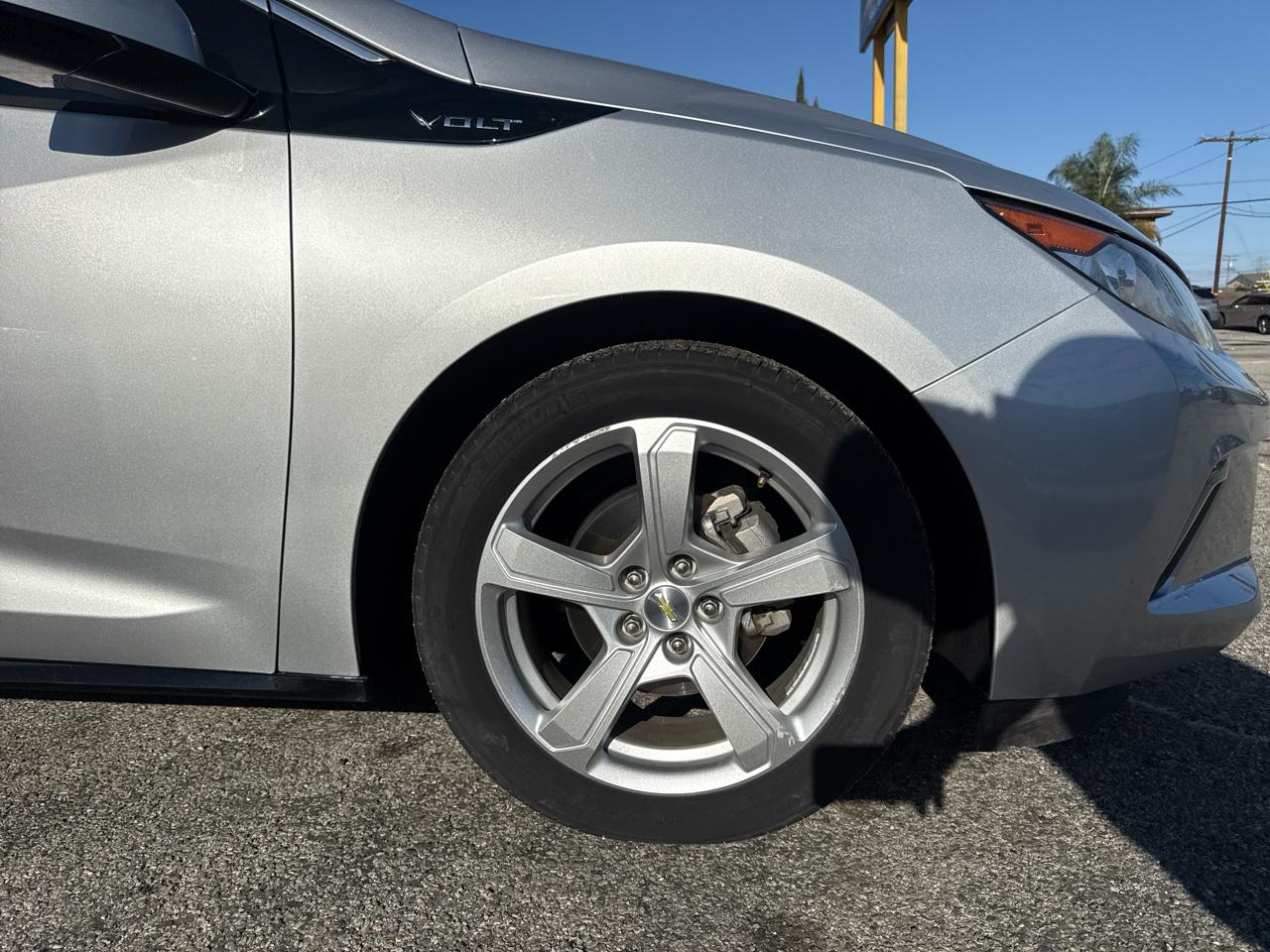 2017 Chevrolet Volt LT - Photo 8