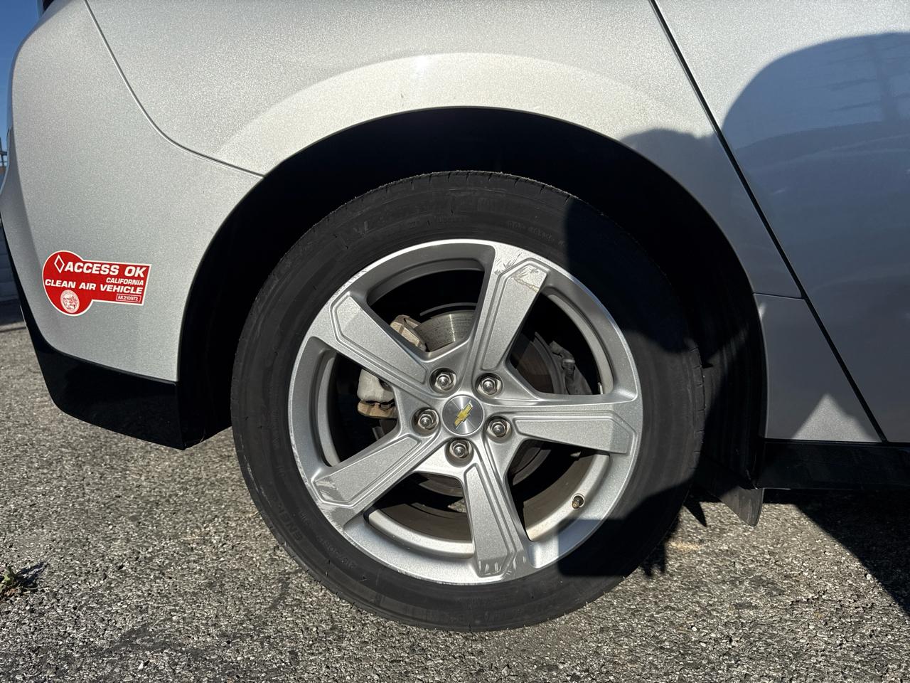 2017 Chevrolet Volt LT - Photo 9