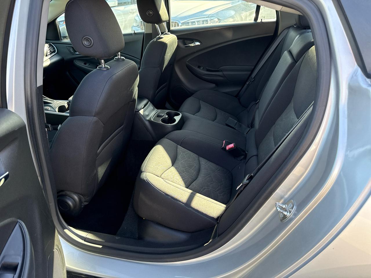 2017 Chevrolet Volt LT - Photo 19