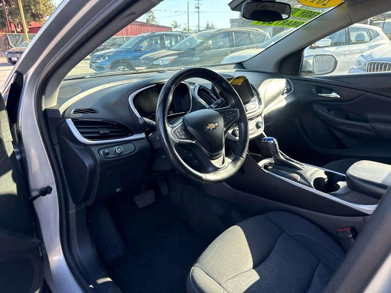 2017 Chevrolet Volt LT - Photo 21