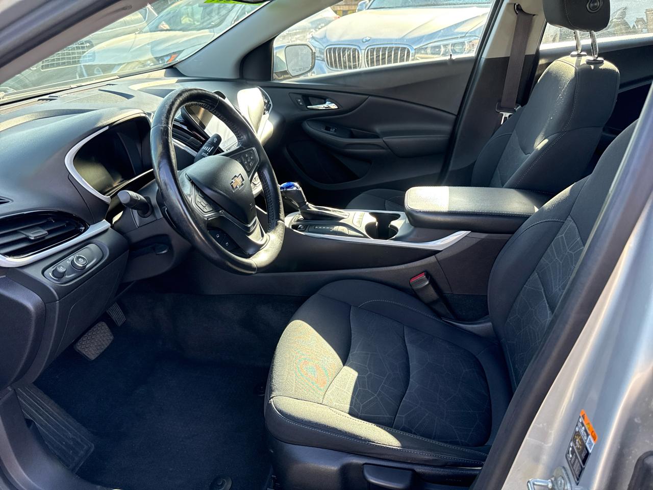 2017 Chevrolet Volt LT - Photo 22