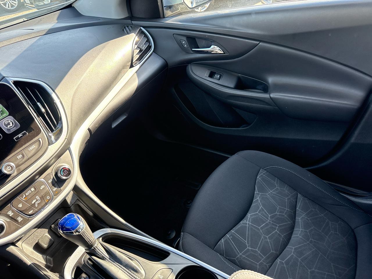 2017 Chevrolet Volt LT - Photo 31