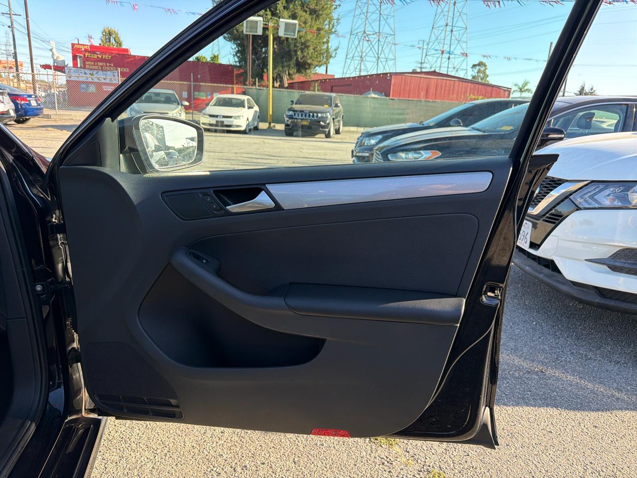 Volkswagen Jetta 1.4T S 6A 2017