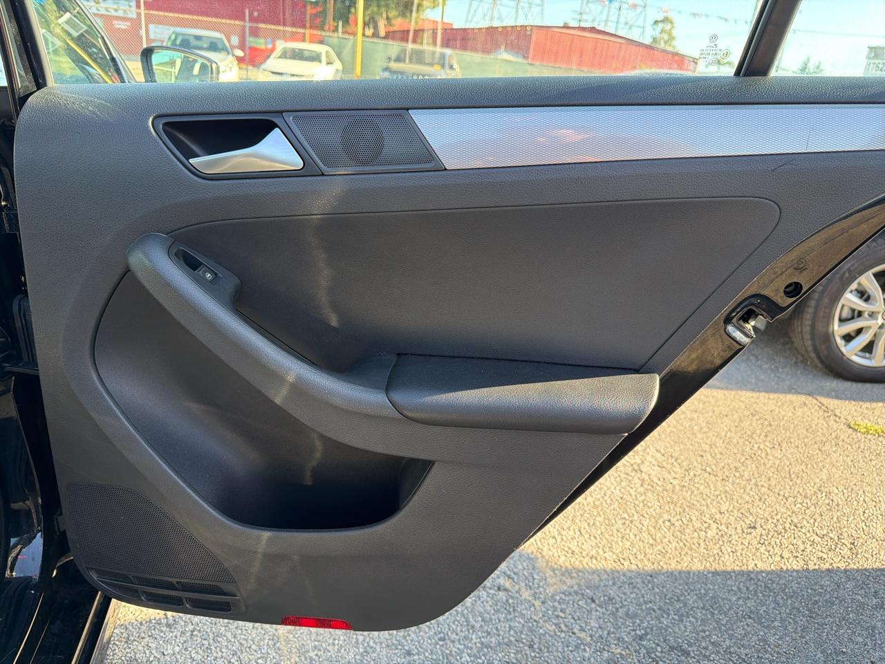 Volkswagen Jetta 1.4T S 6A 2017