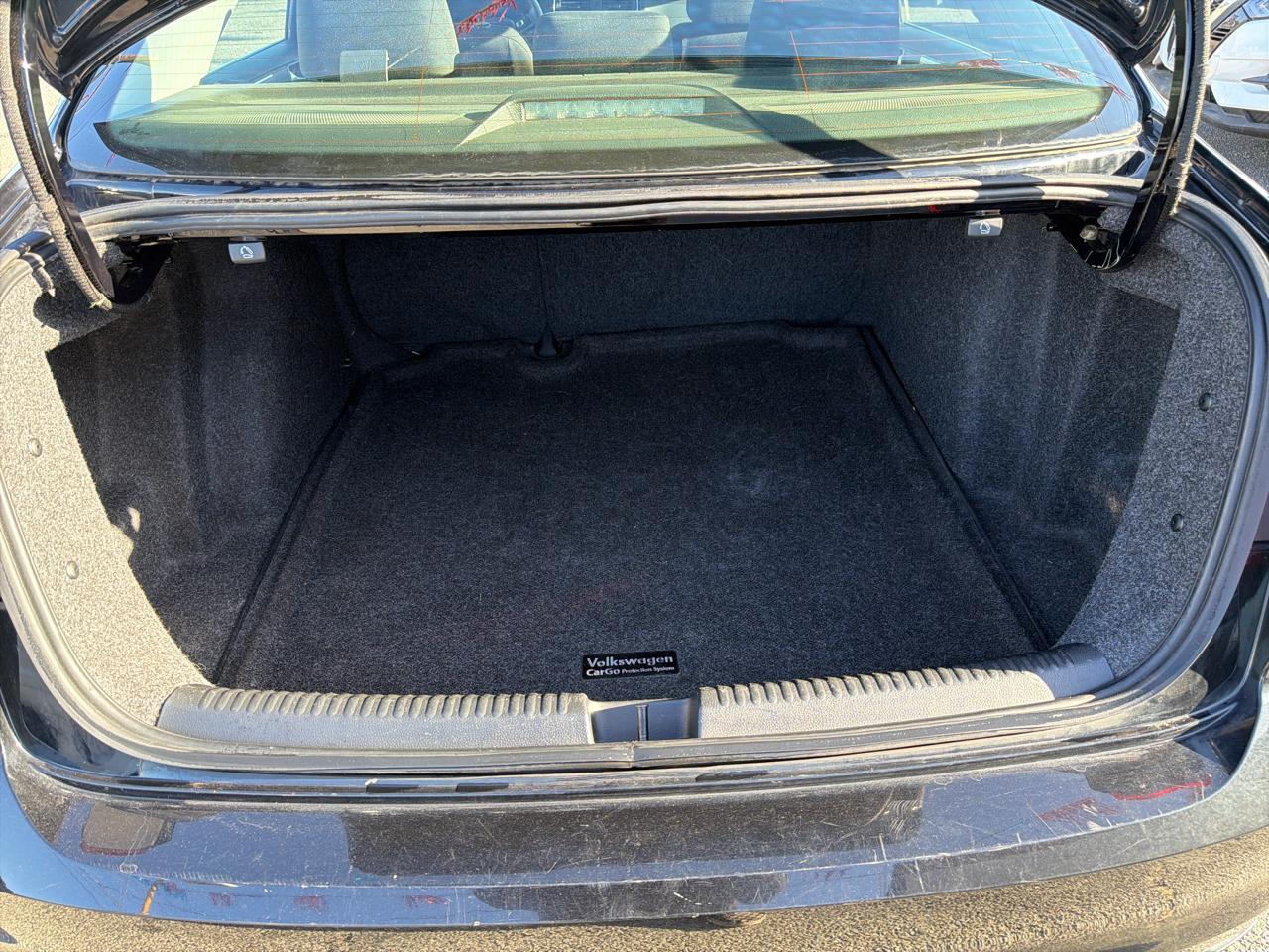 Volkswagen Jetta 1.4T S 6A 2017