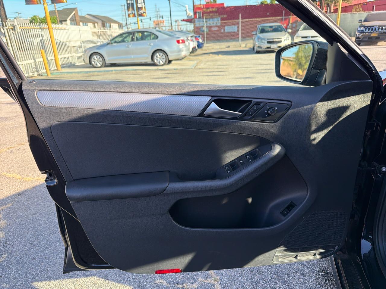 Volkswagen Jetta 1.4T S 6A 2017
