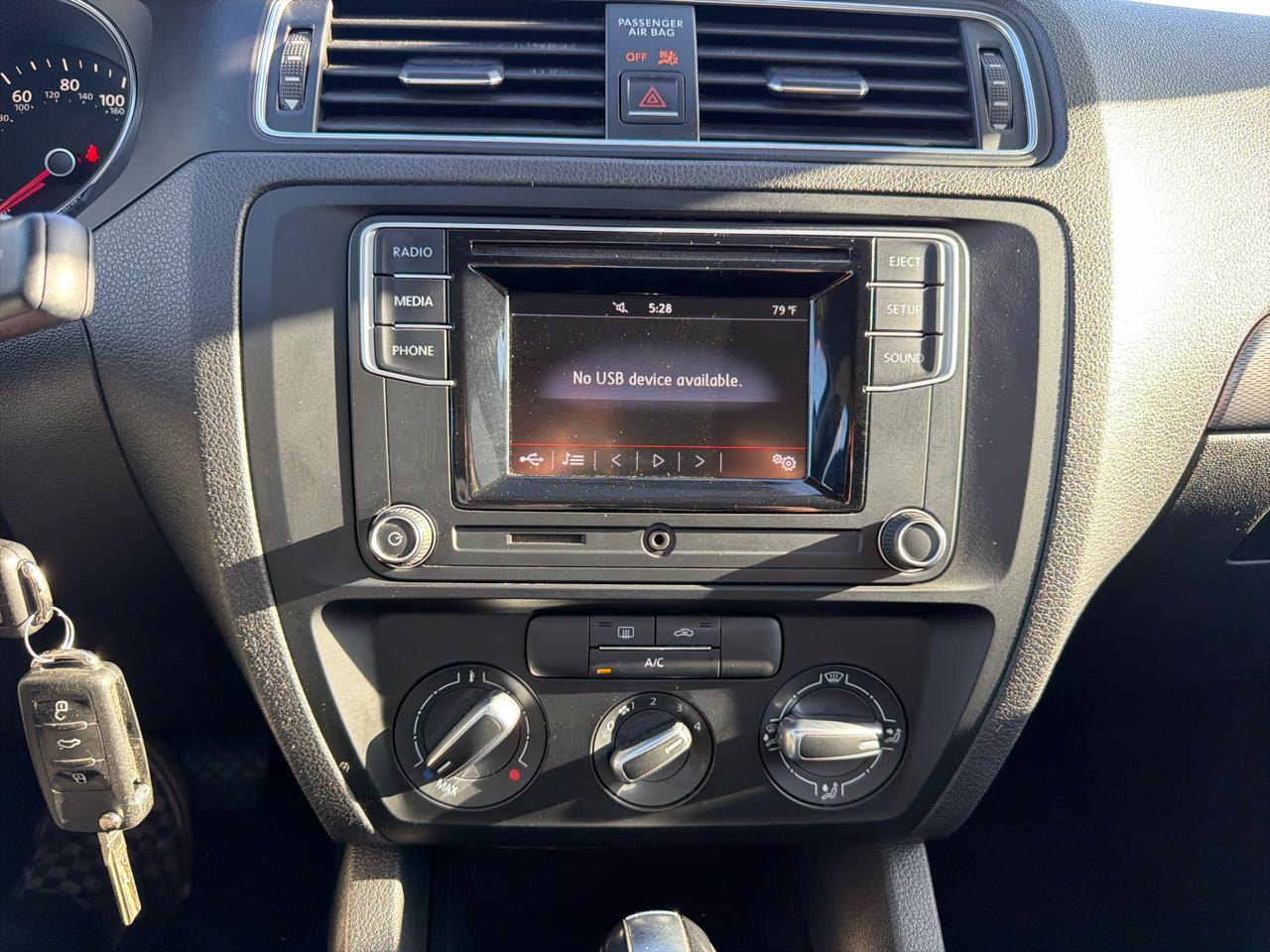Volkswagen Jetta 1.4T S 6A 2017