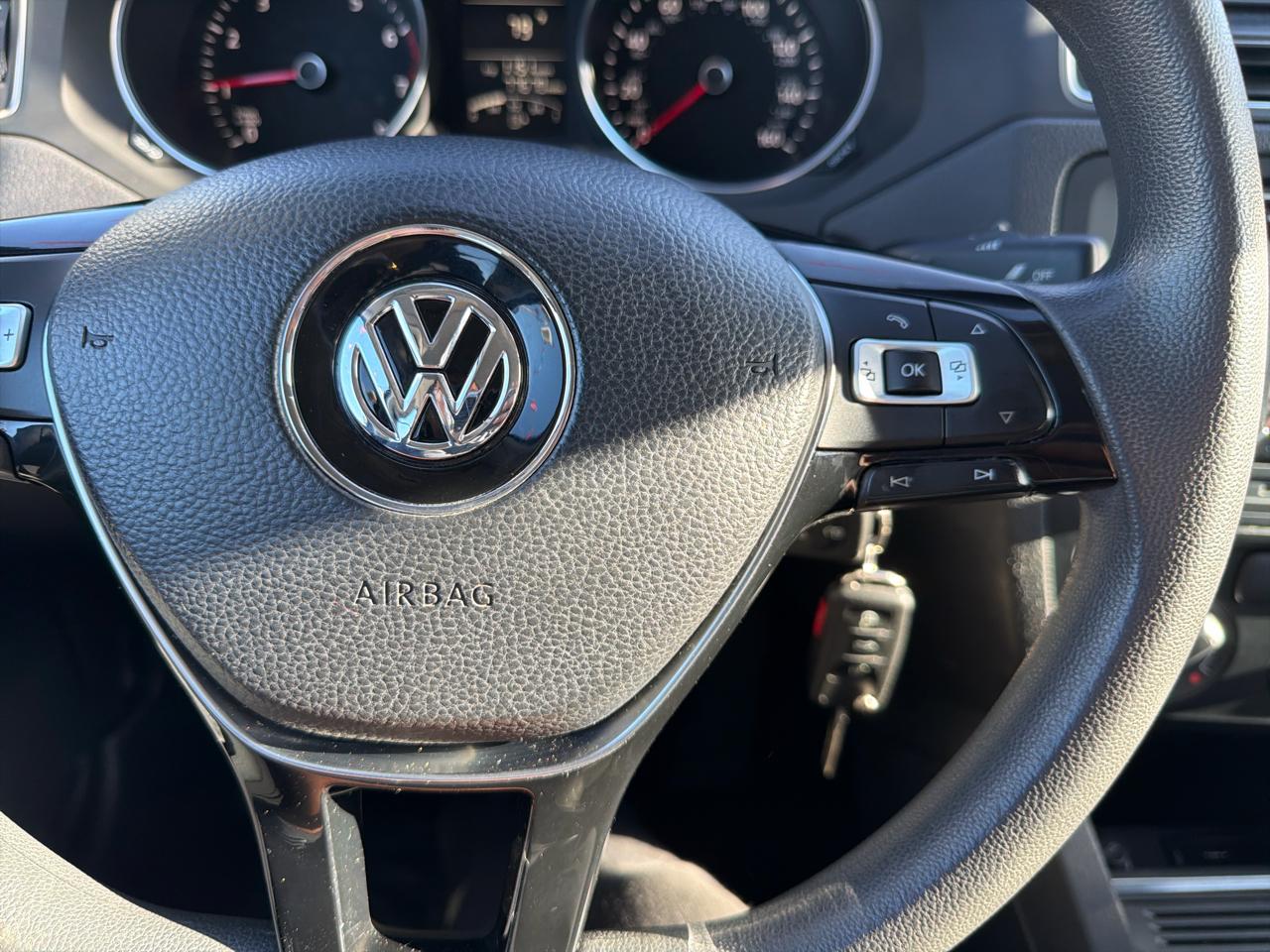 Volkswagen Jetta 1.4T S 6A 2017