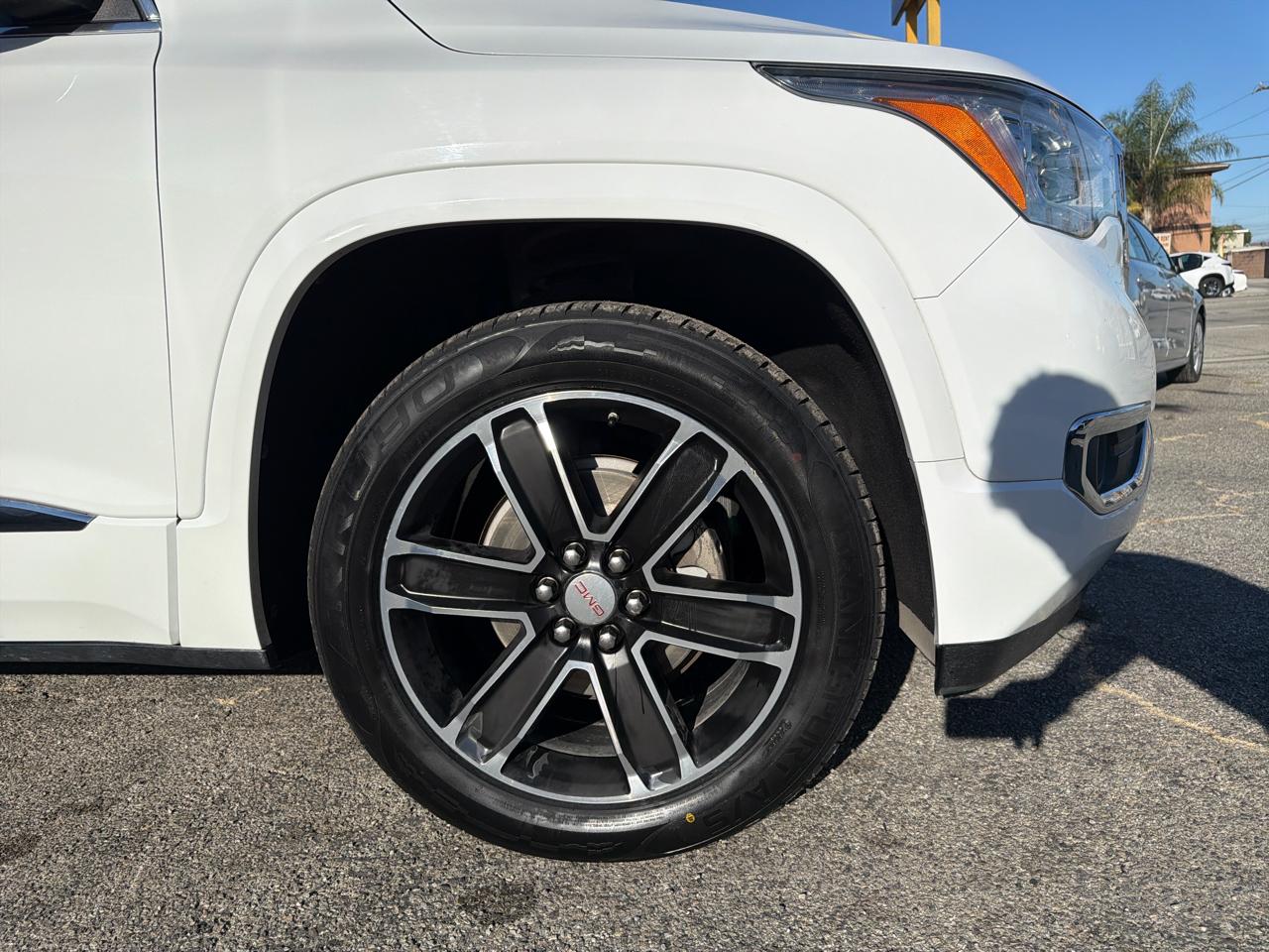 GMC Acadia Denali 2019