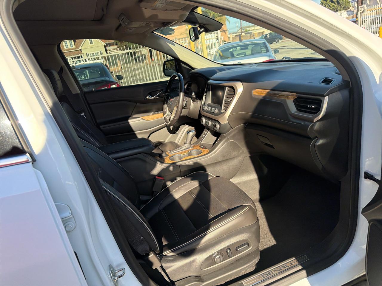 GMC Acadia Denali 2019