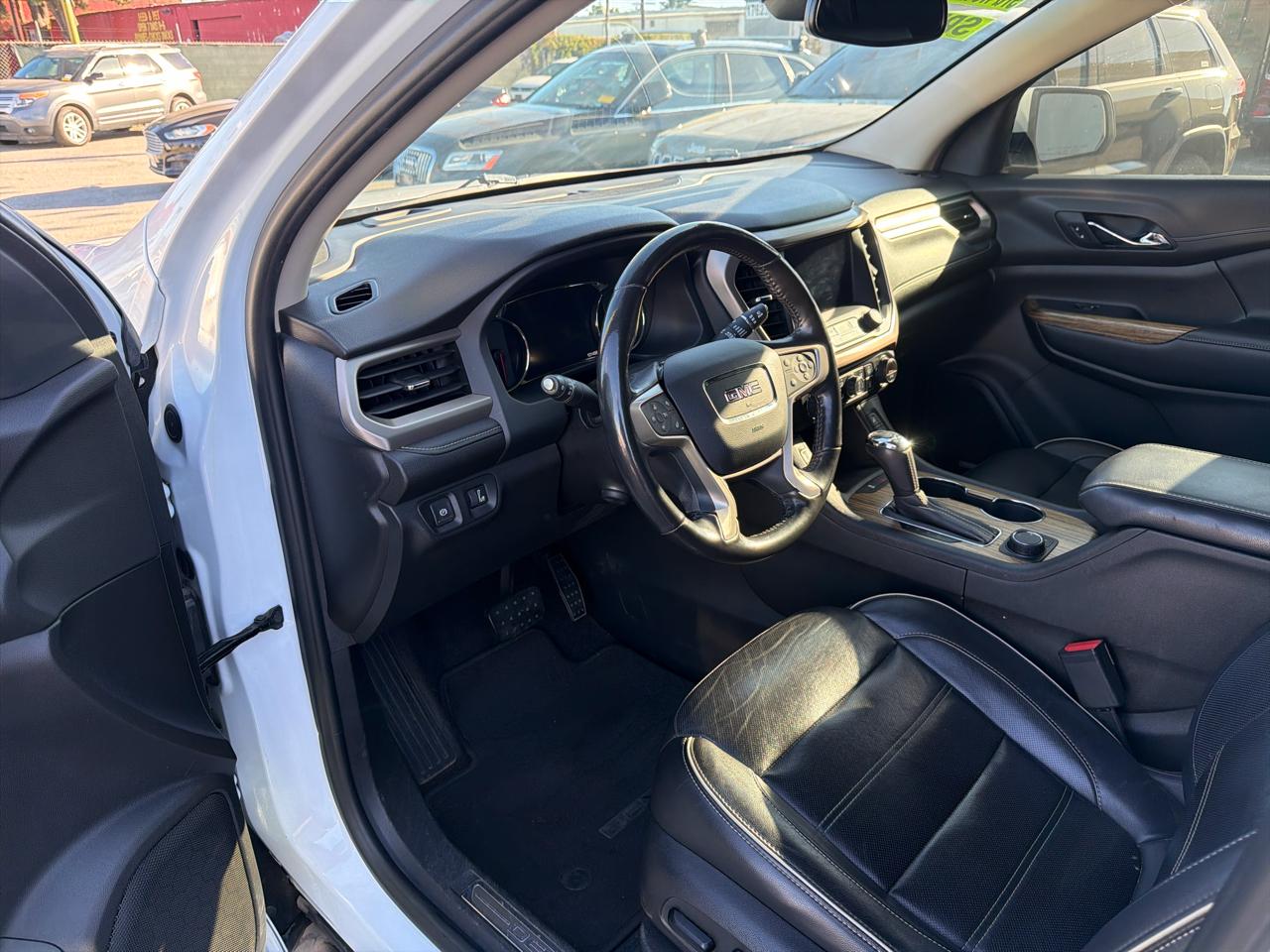 GMC Acadia Denali 2019