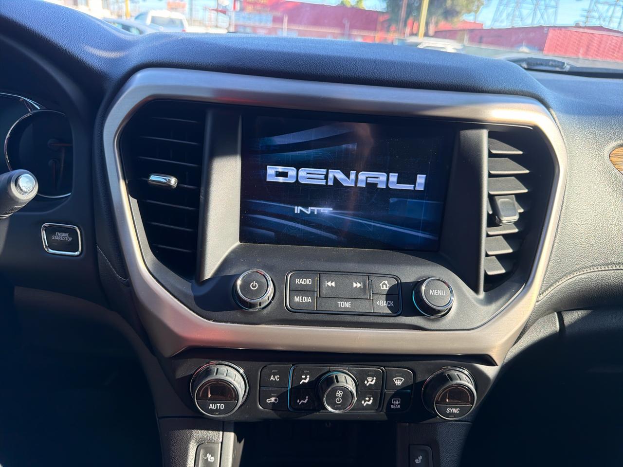 GMC Acadia Denali 2019