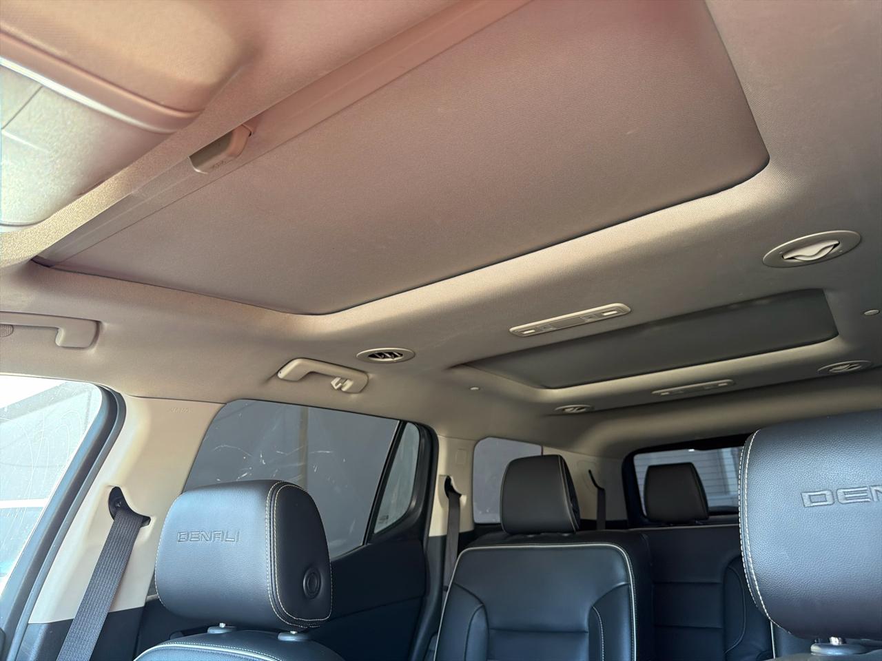 GMC Acadia Denali 2019
