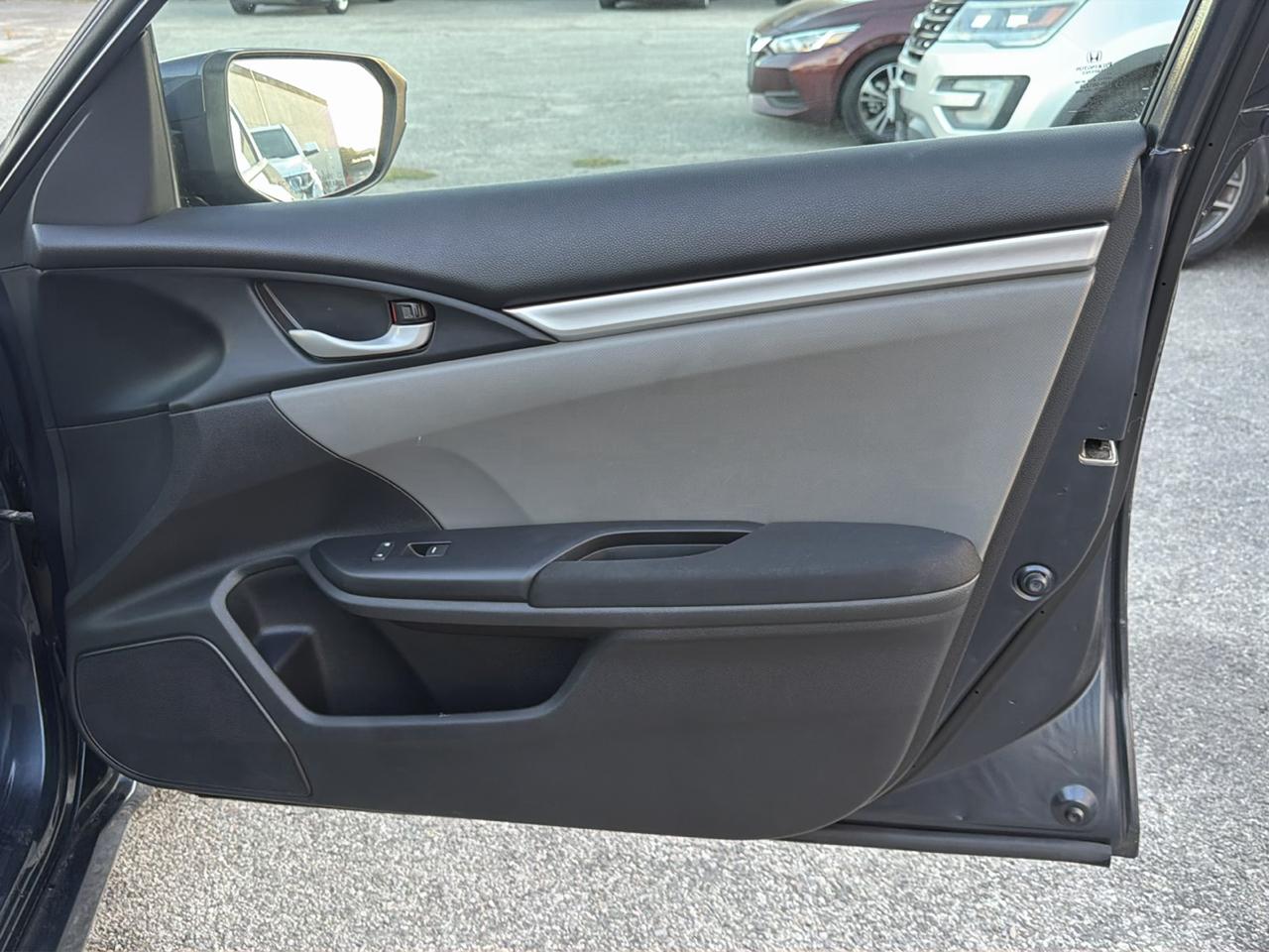 Honda Civic 4dr Sdn LX Auto 2019
