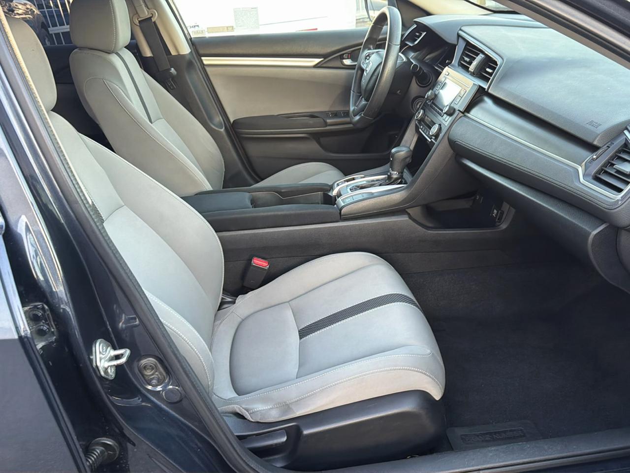 Honda Civic 4dr Sdn LX Auto 2019