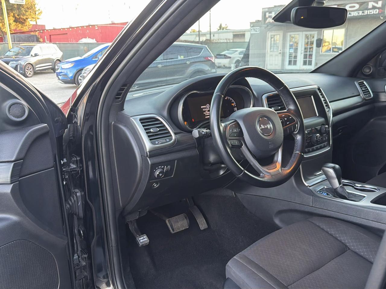 Jeep Grand Cherokee Laredo E 2WD 2021